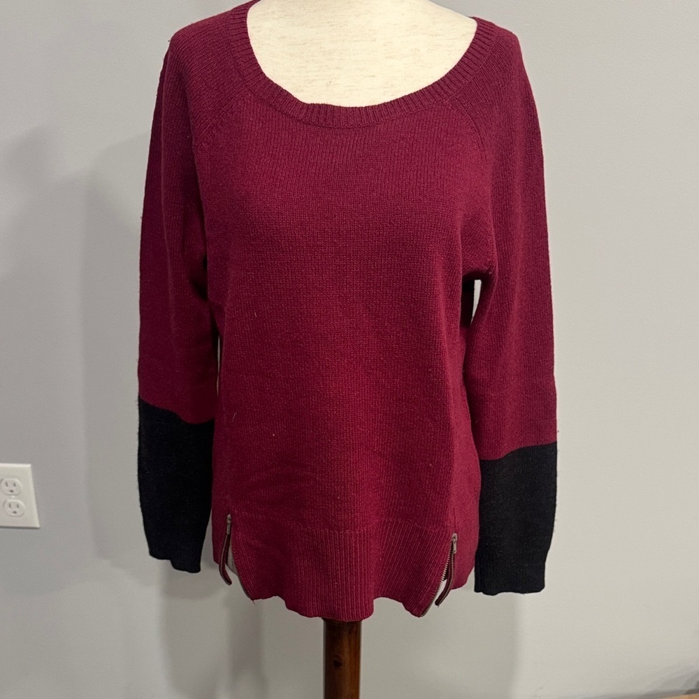 Eileen Fisher Women's Burgundy and Black Sweater Small